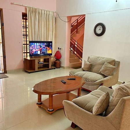 La Casa Trivandrum 4 Bhk Ac Luxury Villa At City Centre, Just 6 Kms To Airport Thiruvananthapuram Bagian luar foto
