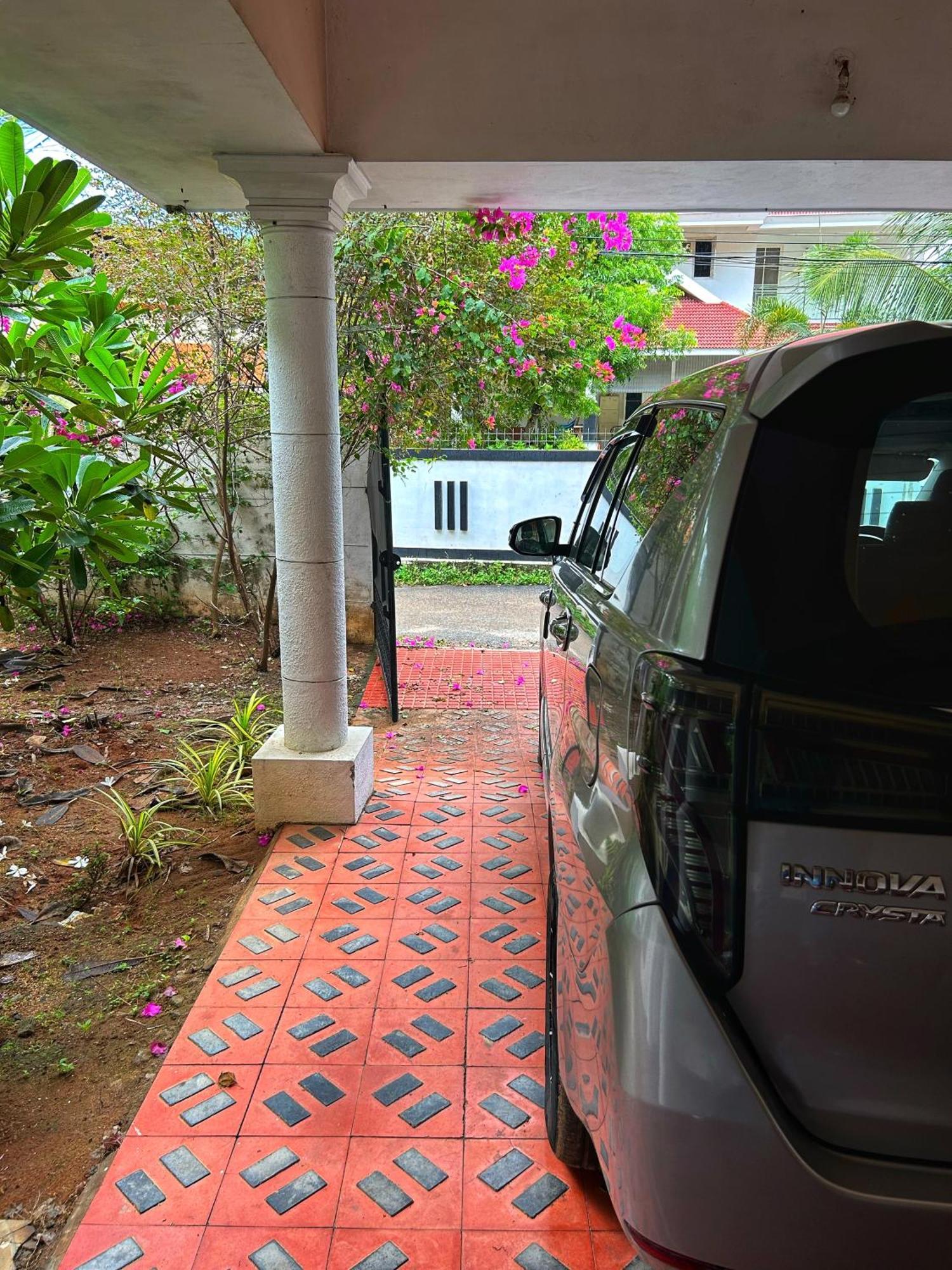 La Casa Trivandrum 4 Bhk Ac Luxury Villa At City Centre, Just 6 Kms To Airport Thiruvananthapuram Bagian luar foto