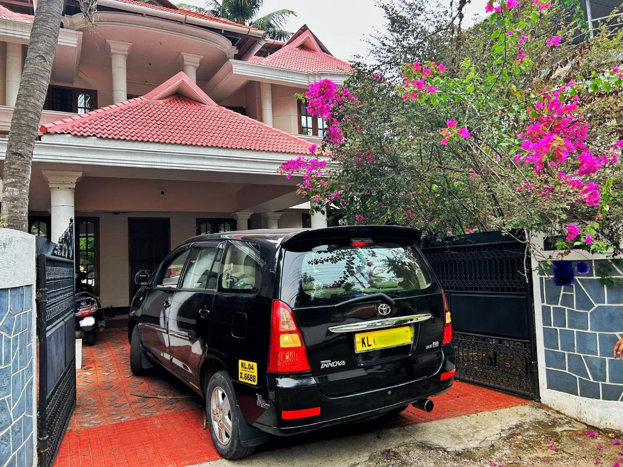 La Casa Trivandrum 4 Bhk Ac Luxury Villa At City Centre, Just 6 Kms To Airport Thiruvananthapuram Bagian luar foto