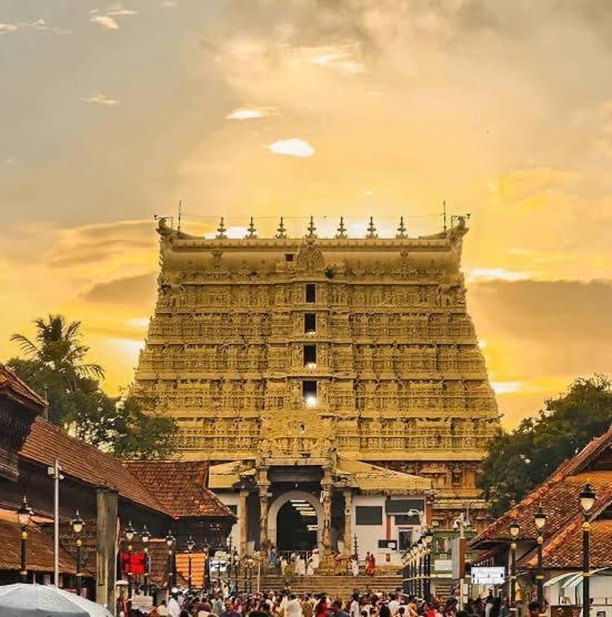 La Casa Trivandrum 4 Bhk Ac Luxury Villa At City Centre, Just 6 Kms To Airport Thiruvananthapuram Bagian luar foto