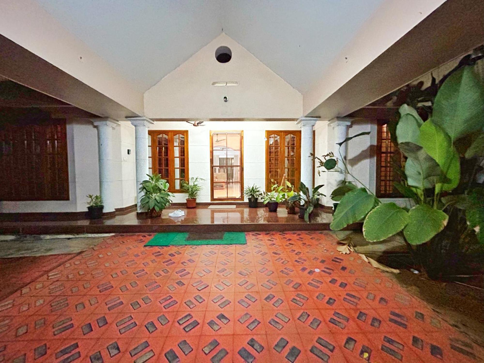 La Casa Trivandrum 4 Bhk Ac Luxury Villa At City Centre, Just 6 Kms To Airport Thiruvananthapuram Bagian luar foto