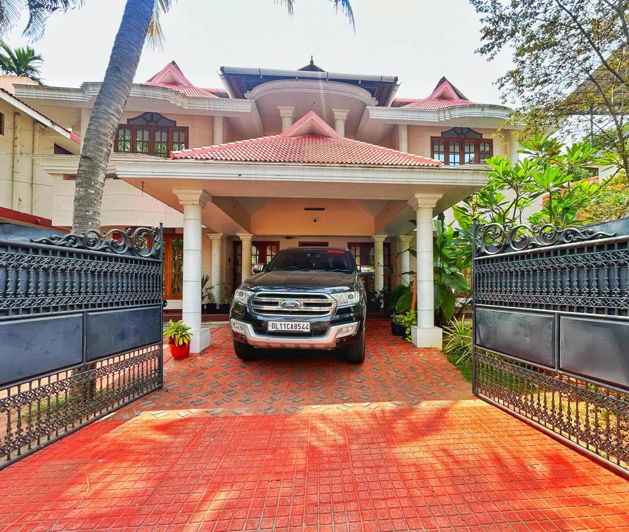 La Casa Trivandrum 4 Bhk Ac Luxury Villa At City Centre, Just 6 Kms To Airport Thiruvananthapuram Bagian luar foto